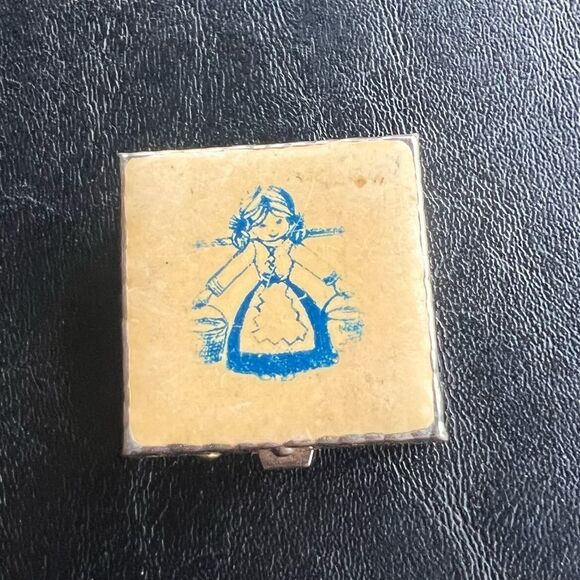 Vintage Pill Box - Picture 1 of 7